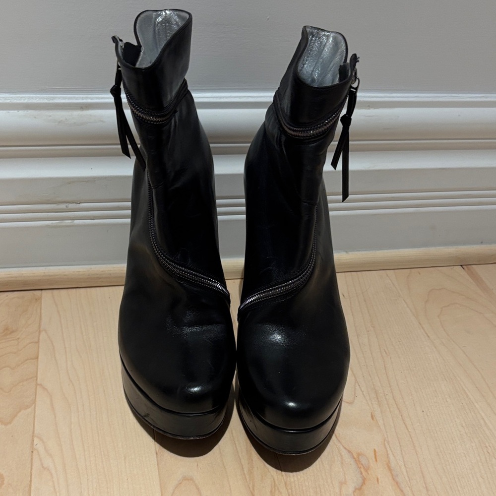 Elegant Black Leather Platform Boots